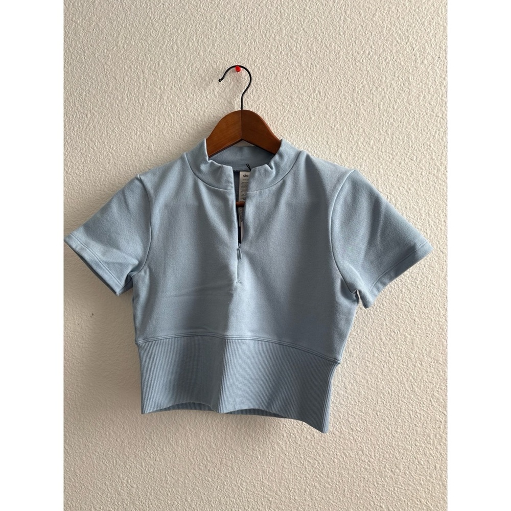 NWT ALO Yoga Seamless Winter Warm Cropped Plush short sleeve SM - Picture 4 of 9